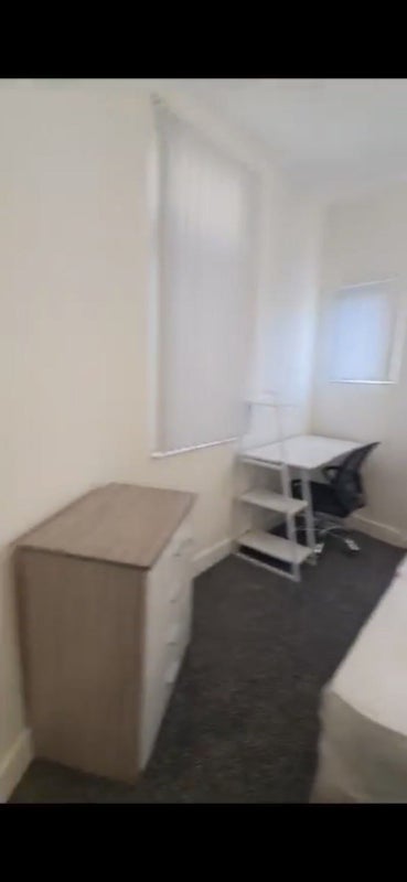 Double bed Ensuite Room in Middlesbrough. - student accommodation in Middlesbrough - img_4