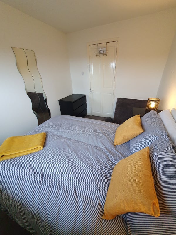 Double Bed In Single Room (No Bills) - student accommodation in Dalkeith - img_2