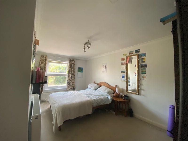 Double Bed Putney with 2 Females - student accommodation in Putney - img_1
