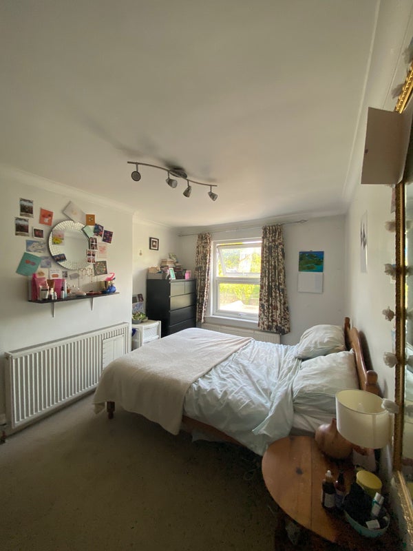 Double Bed Putney with 2 Females - student accommodation in Putney - img_2