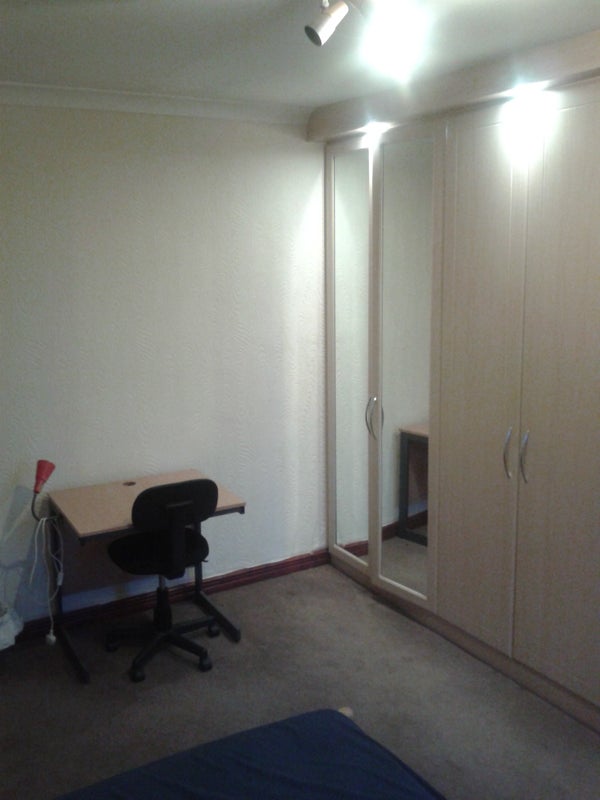 Double Bed Room - 4 Mins From West Drayton Station - student accommodation in Yiewsley - img_3