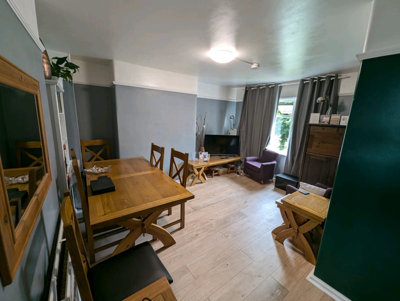 Double bed room, furnished in second floor flat - student accommodation in Barry - img_3