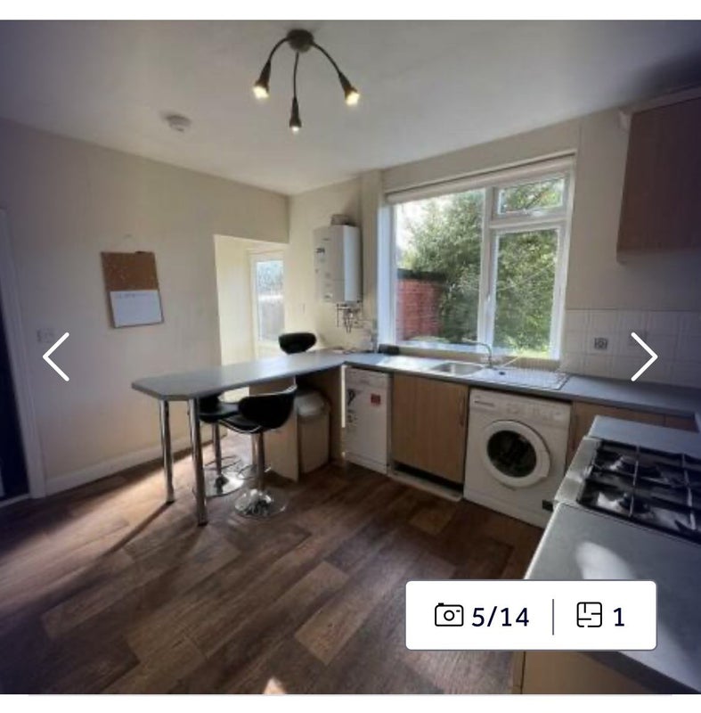 Double bed room up for sale in house of three york - student accommodation in York - img_3