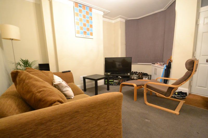 accommodation/double-bedroom-available-all-bills-included/13082024_93116171.jpg