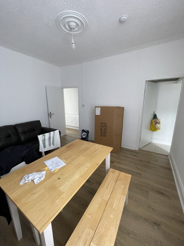 Double bedroom available in 3 bed 2 bath - student accommodation in Liverpool City Centre - img_2