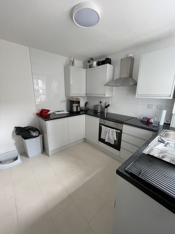 Double bedroom available in 3 bed 2 bath - student accommodation in Liverpool City Centre - img_4