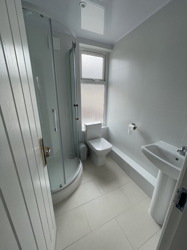 Double bedroom available in 3 bed 2 bath - student accommodation in Liverpool City Centre - img_7