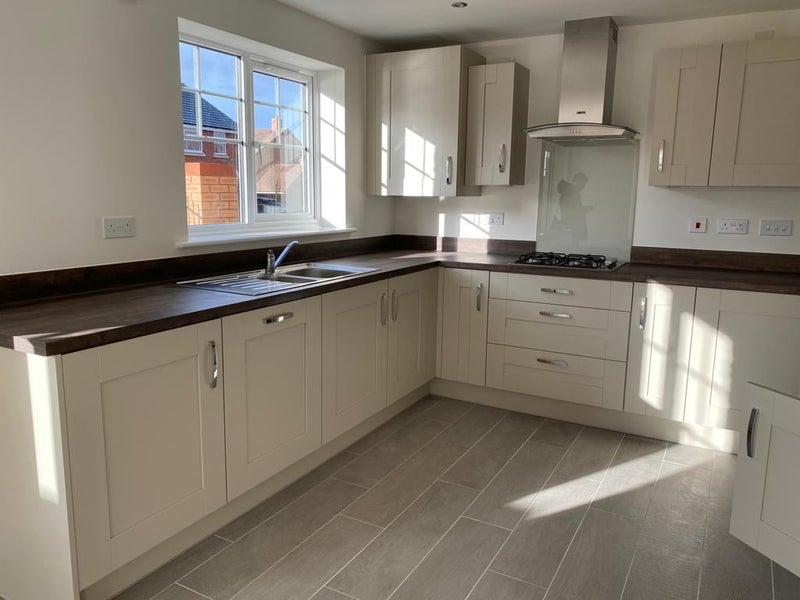 Double bedroom available in a modern house share - student accommodation in Bishop's Tachbrook - img_3