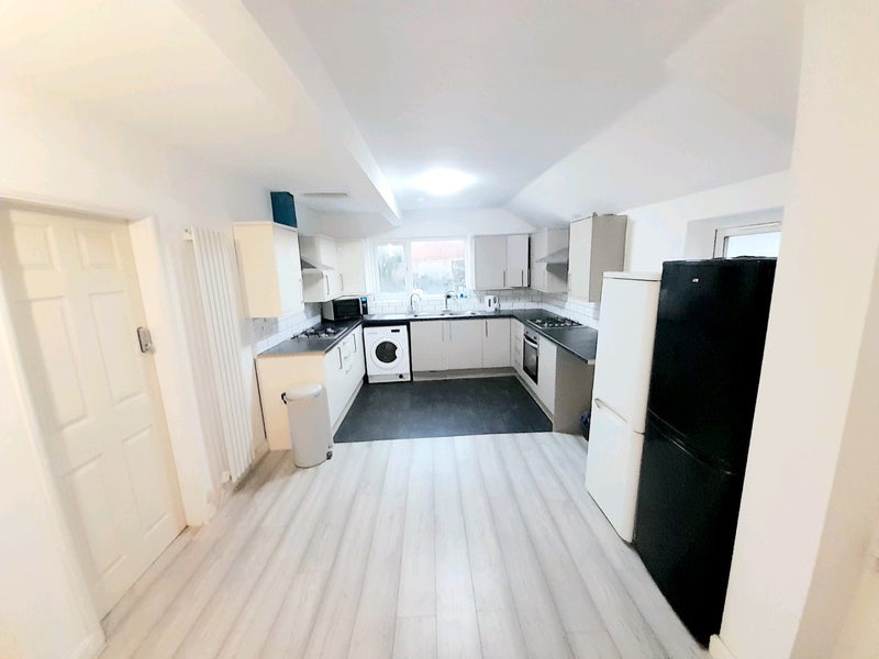 Double Bedroom & ensuite private - student accommodation in Aylestone - img_7