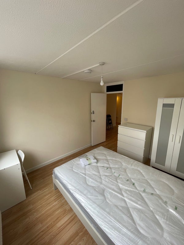 Double Bedroom for Single Use Near Finsbury Park - student accommodation in Finsbury Park - img_2