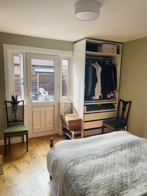 Double Bedroom In A Garden Flat - student accommodation in Hanwell - img_1