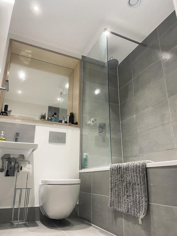 Double Bedroom in Riverside Townhouse - student accommodation in Leeds City Centre - img_6