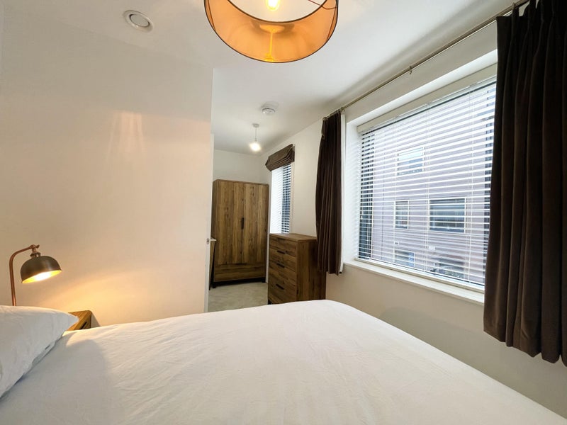Double Bedroom in Riverside Townhouse - student accommodation in Leeds City Centre - img_2