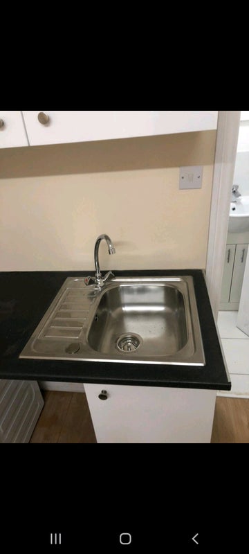 Double bedroom In suite Room available now - student accommodation in Sutton - img_4