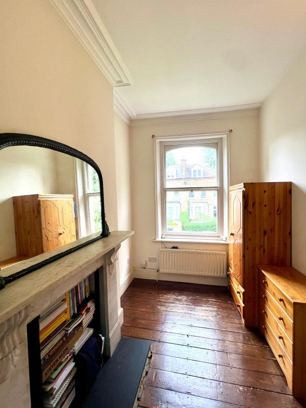 Double bedroom in this friendly flatshare - student accommodation in Queen's Park - img_1