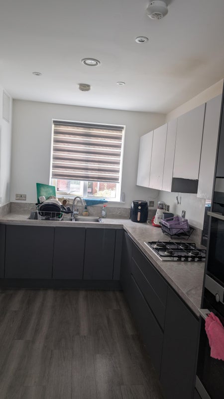 Double bedroom room for 2 female or couples - student accommodation in Rainham - img_5