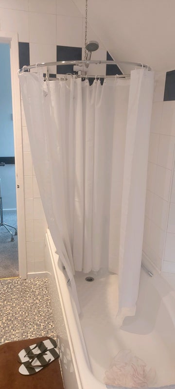 Double bedroom with bathroom next door - student accommodation in Four Oaks - img_7