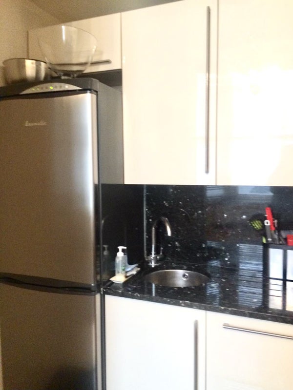 Double bedroom with  en-suite bathroom - student accommodation in High Street Kensington - img_5