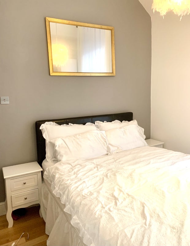 Double bedroom with  en-suite bathroom - student accommodation in High Street Kensington - img_1