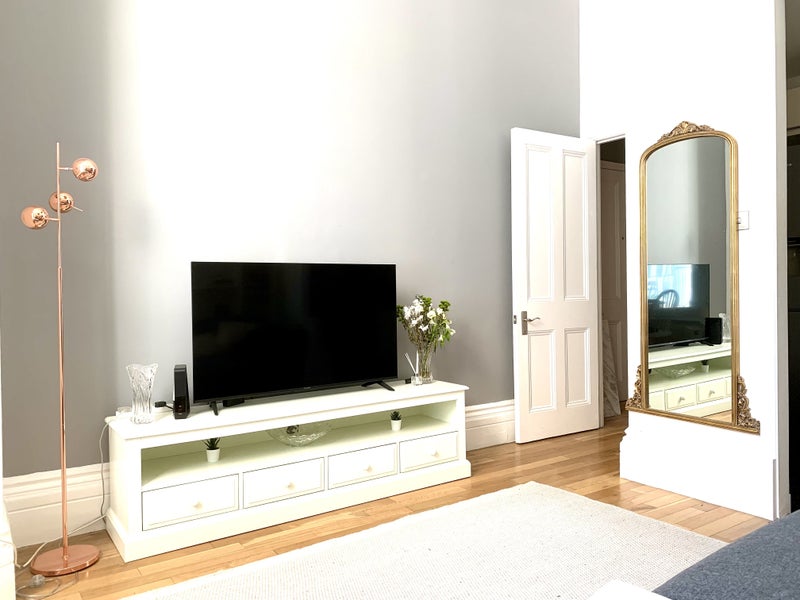 Double bedroom with  en-suite bathroom - student accommodation in High Street Kensington - img_3