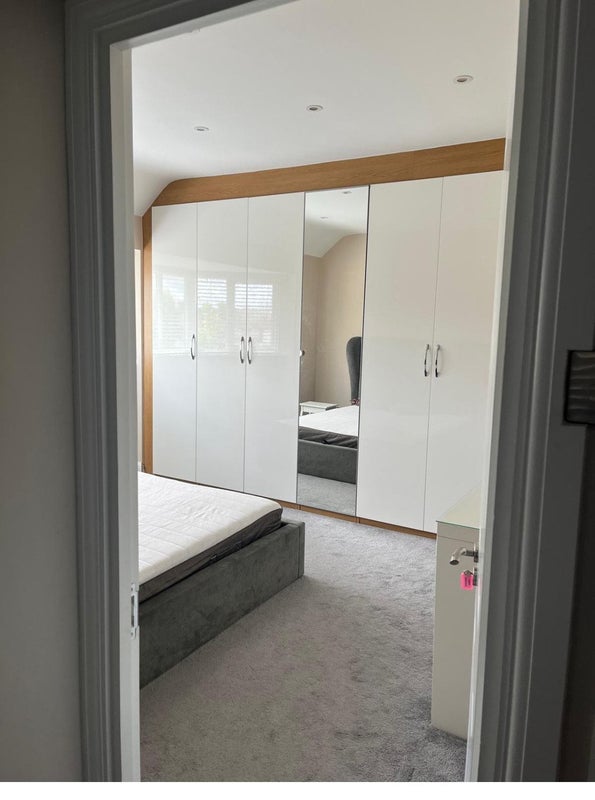 Double bedroom with plenty of storage - student accommodation in Wembley - img_1