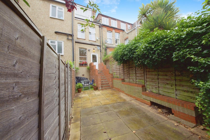 Double Bedroom with single bed & private wc - student accommodation in Woodside Park - img_6