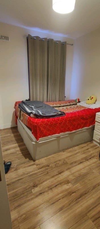 Double bedroom - student accommodation in Feltham