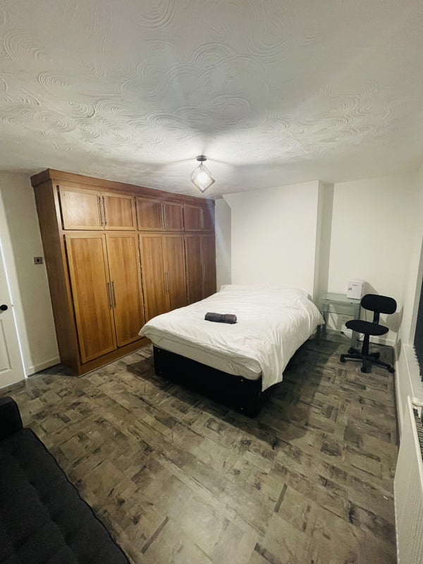 Double bedroom - student accommodation in Stretford - img_1