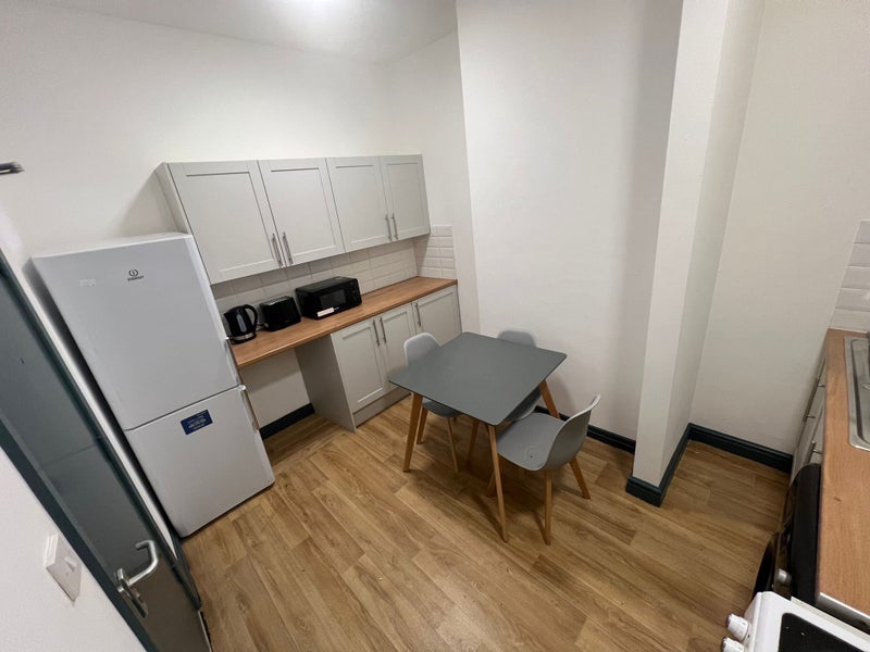 Double Bedrooms Available Next to Train Station - student accommodation in Derby - img_7