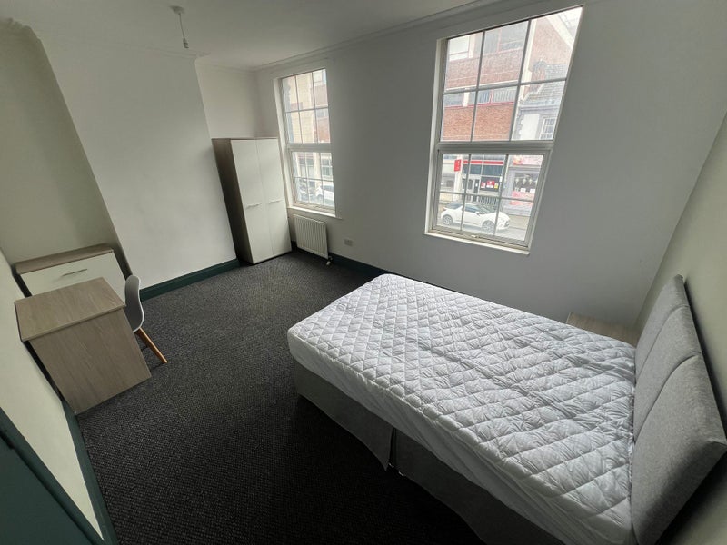 Double Bedrooms Available Next to Train Station - student accommodation in Derby - img_6