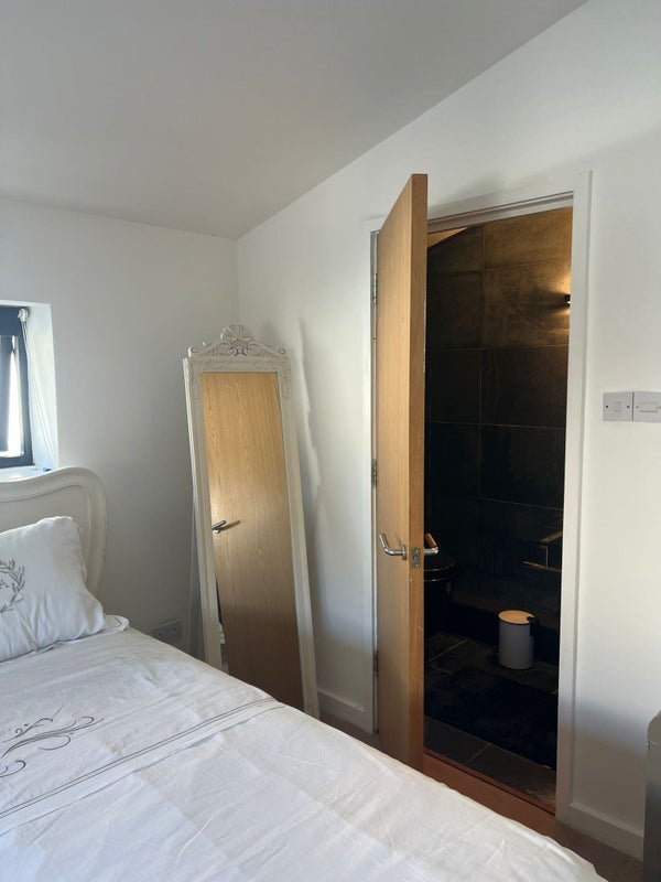 Room to let in Charlton Park student accommodation in Cheltenham - img_2