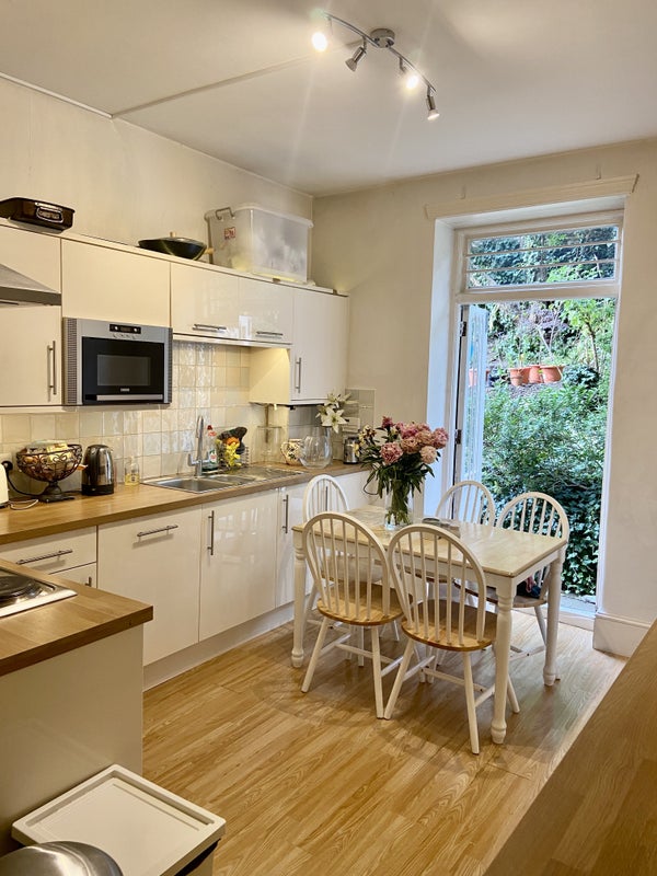 Double Room, 2 bed flat - student accommodation in Parsons Green - img_4