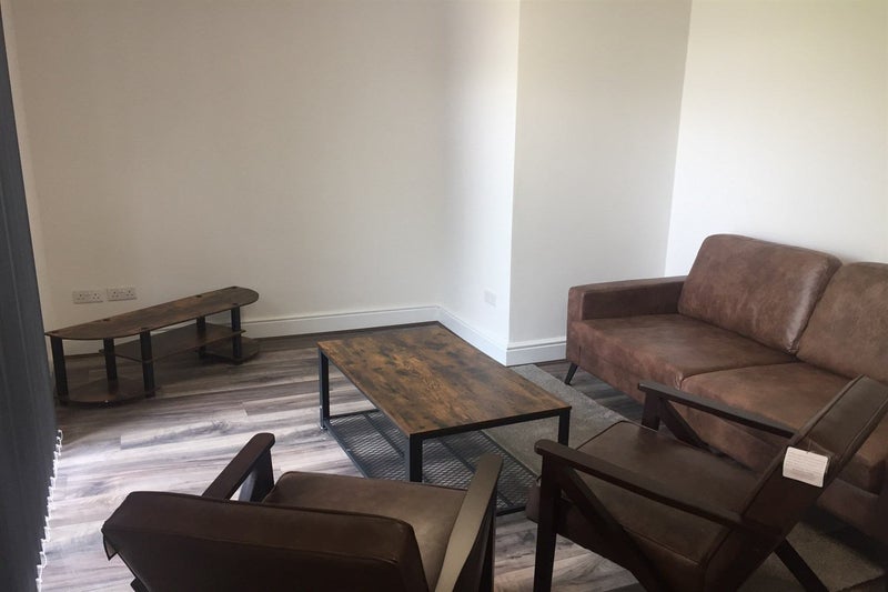 Double Room 775pcm For Couple - student accommodation in Earlsdon - img_2