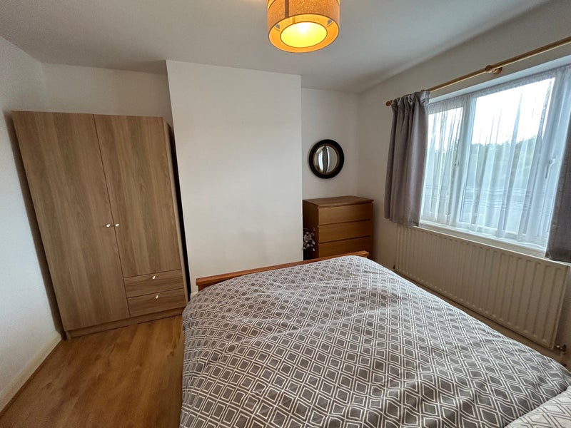 Double room available student accommodation in Greenford - img_6