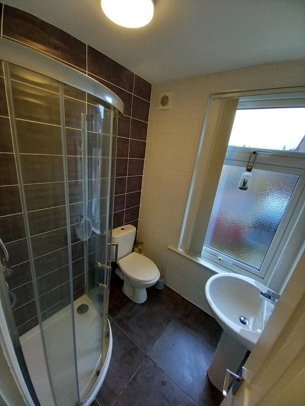 Double Room Available - All Bills Included (St1) - student accommodation in Stoke-On-Trent - img_5