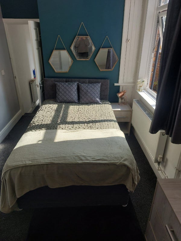 Double Room Available - All Bills Included (St1) - student accommodation in Stoke-On-Trent - img_1