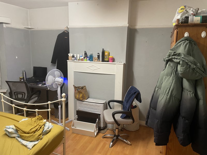 Double room available for sharing - student accommodation in Ewell - img_1