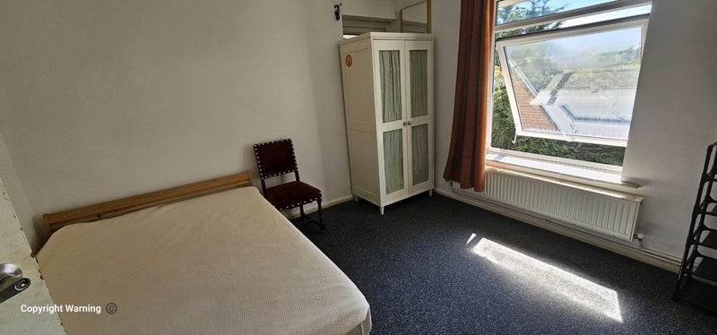 Double Room available immediately - student accommodation in Slough - img_6