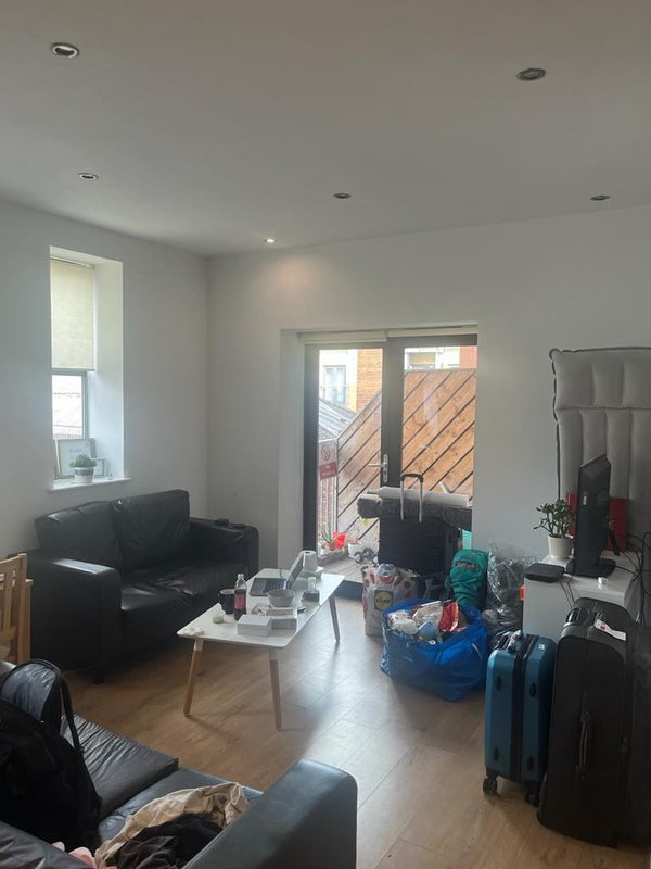 Double Room Available in 3 Bedroom Flat ! Brick Ln - student accommodation in Aldgate East - img_3