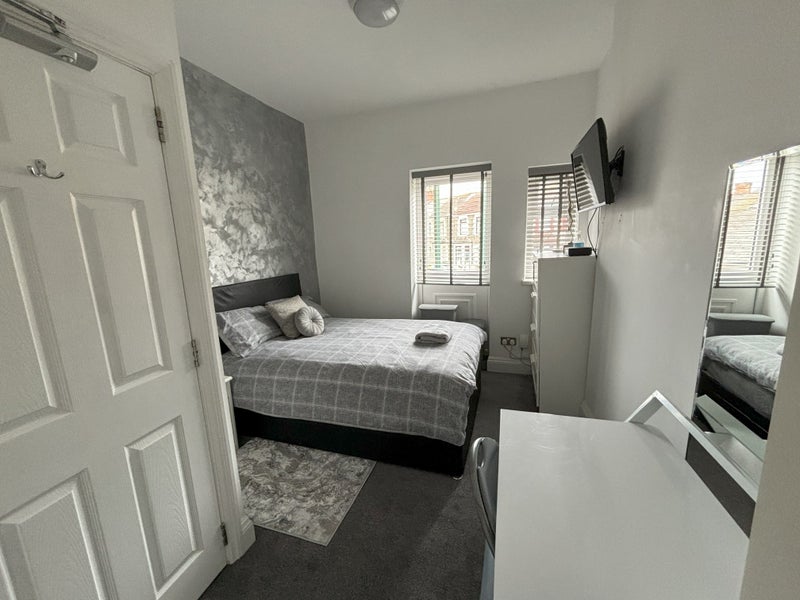 2 Double Rooms in Canton house student accommodation in Cardiff - img_3