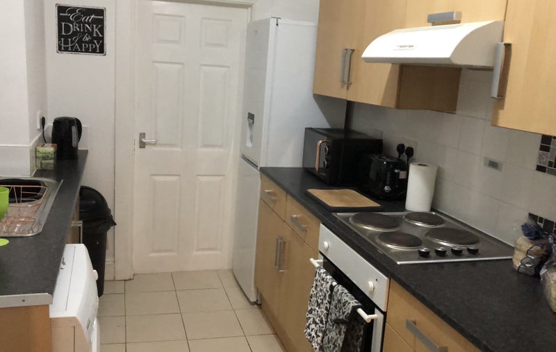 ** Double Room Available In Student House ** - student accommodation in Middlesbrough - img_7