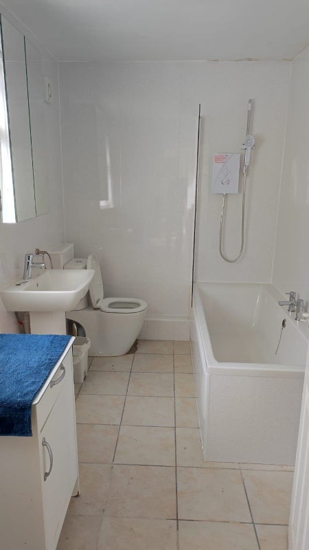 ** Double Room Available In Student House ** - student accommodation in Middlesbrough - img_5