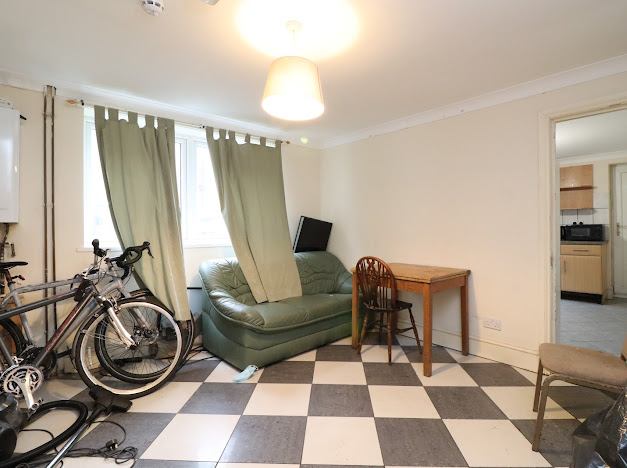 Double Room Available in the Polygon - student accommodation in Southampton - img_3
