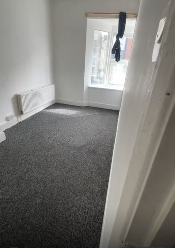 Double Room Available - student accommodation in Hayes - img_1