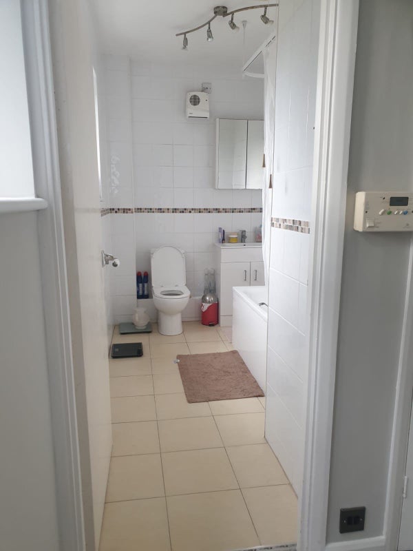 Double room available - student accommodation in Egham - img_7