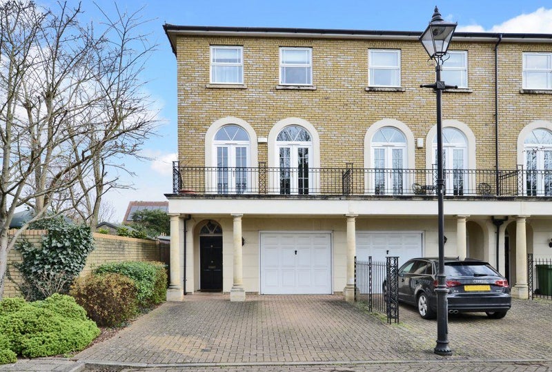 Double room +bathroom in Surbiton all bills incl. - student accommodation in Surbiton - img_2