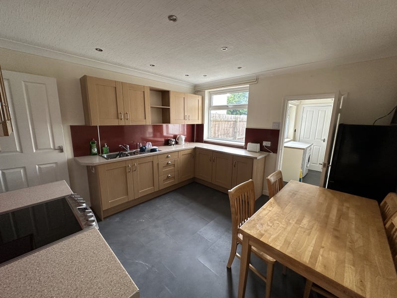 Double Room - Bills Included - £500 - student accommodation in Earl Shilton - img_3