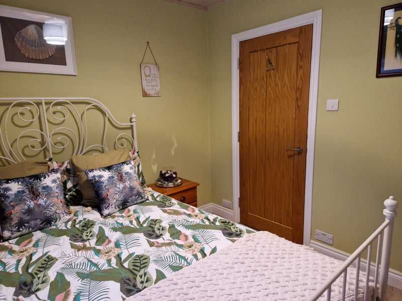 Double Room close to Egham High Street - student accommodation in Egham - img_1