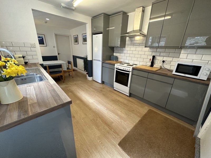 Double Room Close to Station and City - student accommodation in Cambridge City Centre - img_4