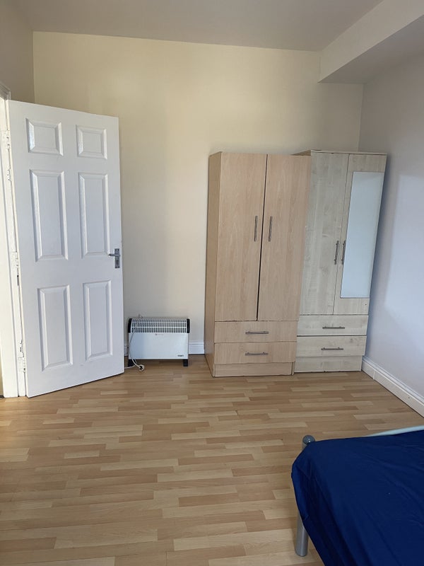 accommodation/double-room-close-to-university-of-bradford/13082024_93177732.jpg